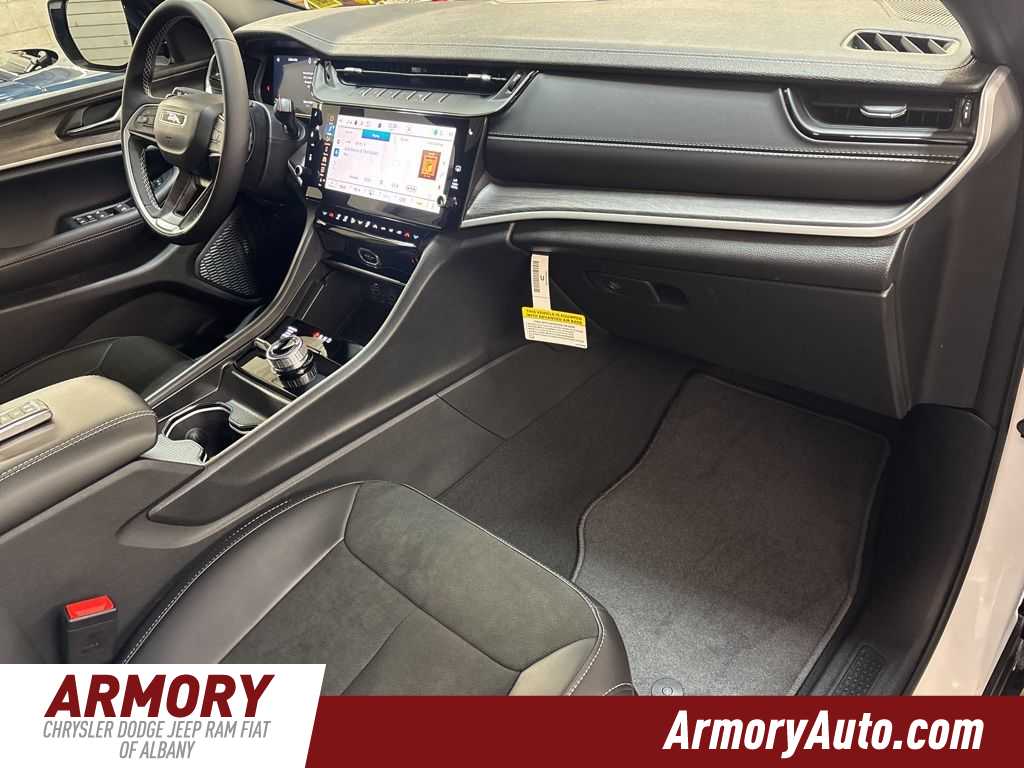 Thumbnail: 2026 Jeep Grand Cherokee - 42