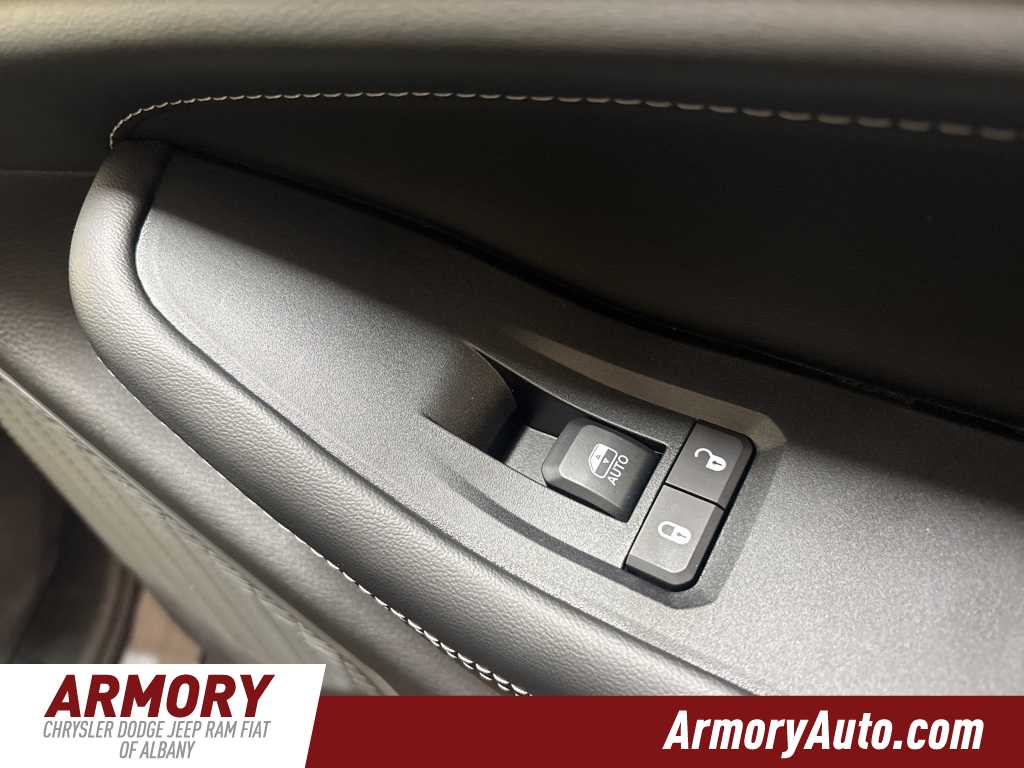 Thumbnail: 2026 Jeep Grand Cherokee - 43