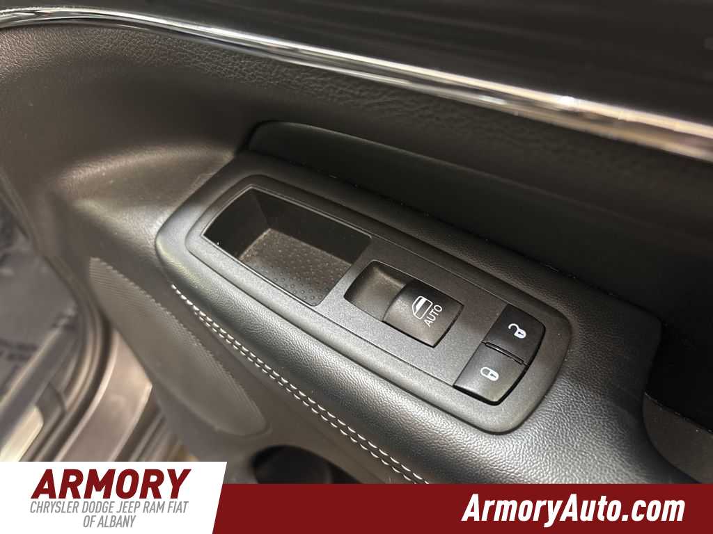 Thumbnail: 2021 Jeep Grand Cherokee - 41