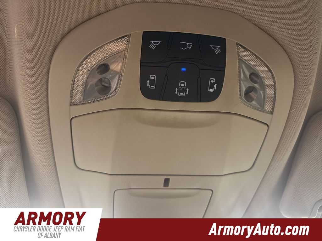 Thumbnail: 2017 Chrysler Pacifica - 21