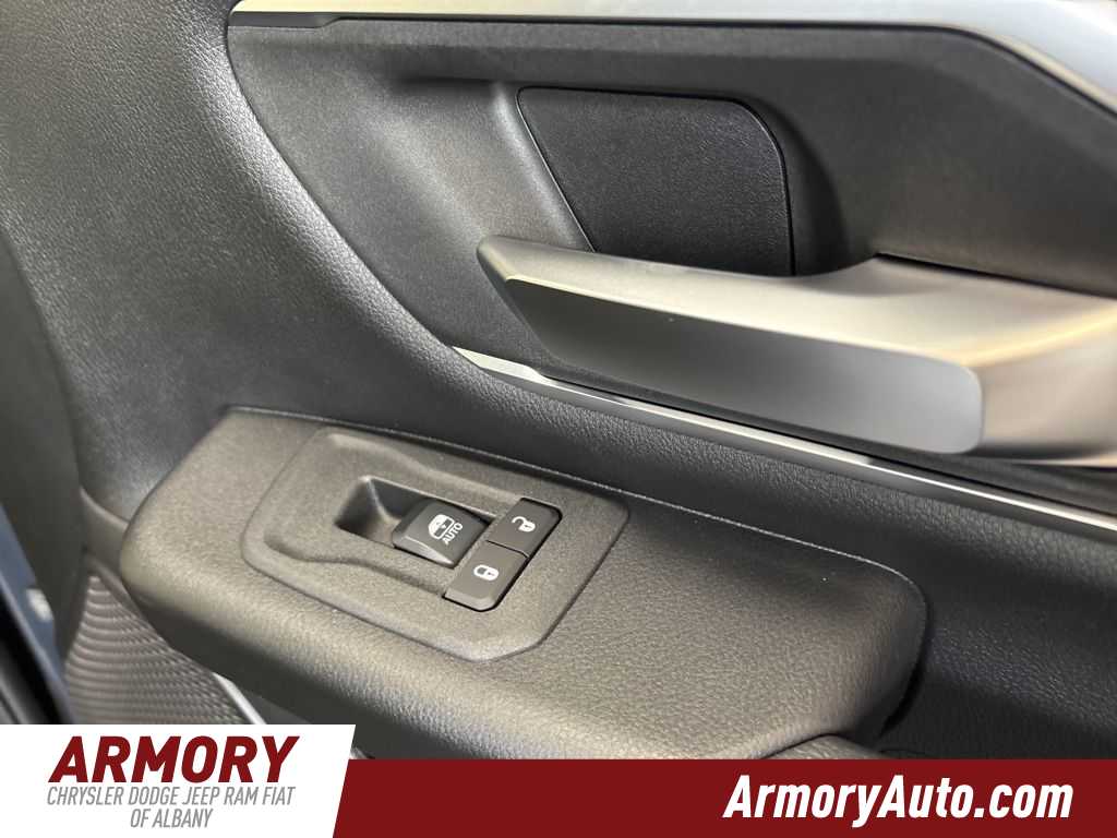 Thumbnail: 2026 RAM 1500 - 28