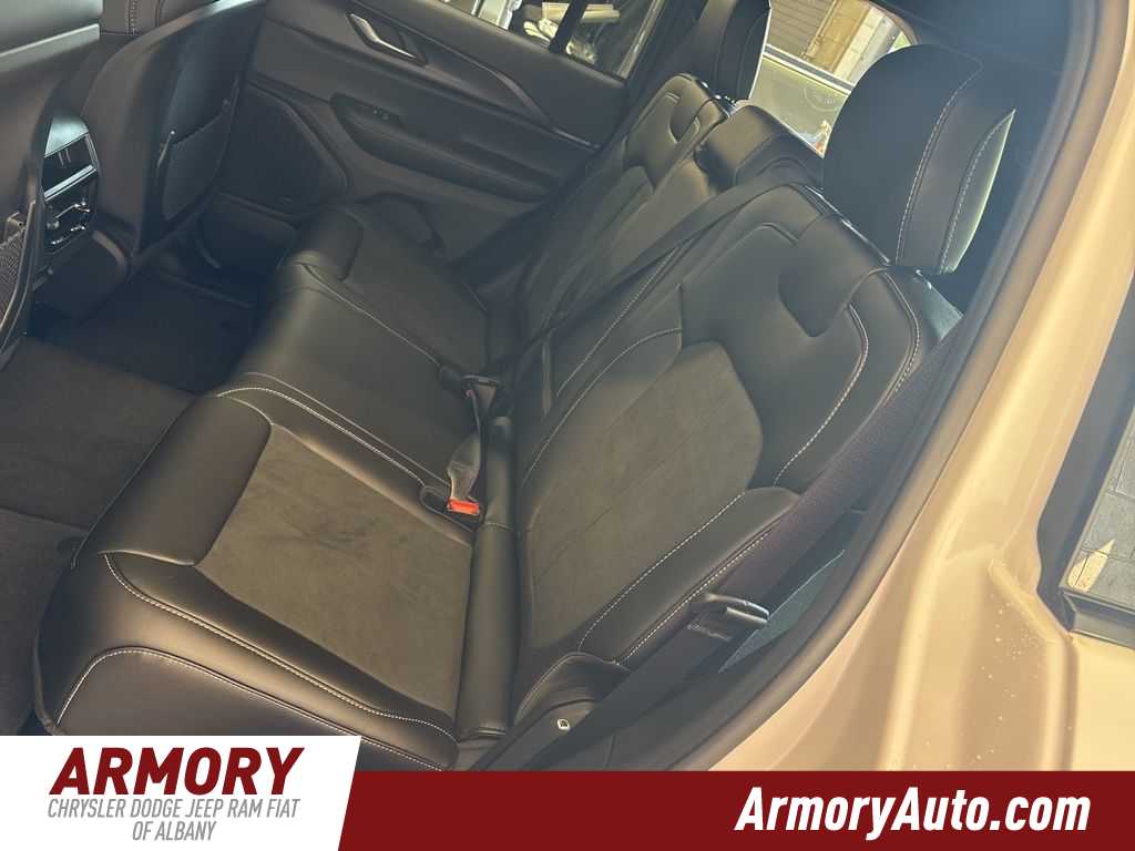 Thumbnail: 2025 Jeep Grand Cherokee - 24