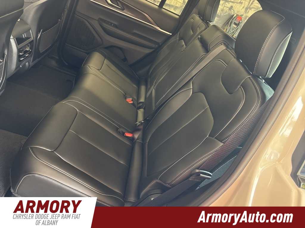 Thumbnail: 2025 Jeep Grand Cherokee - 26