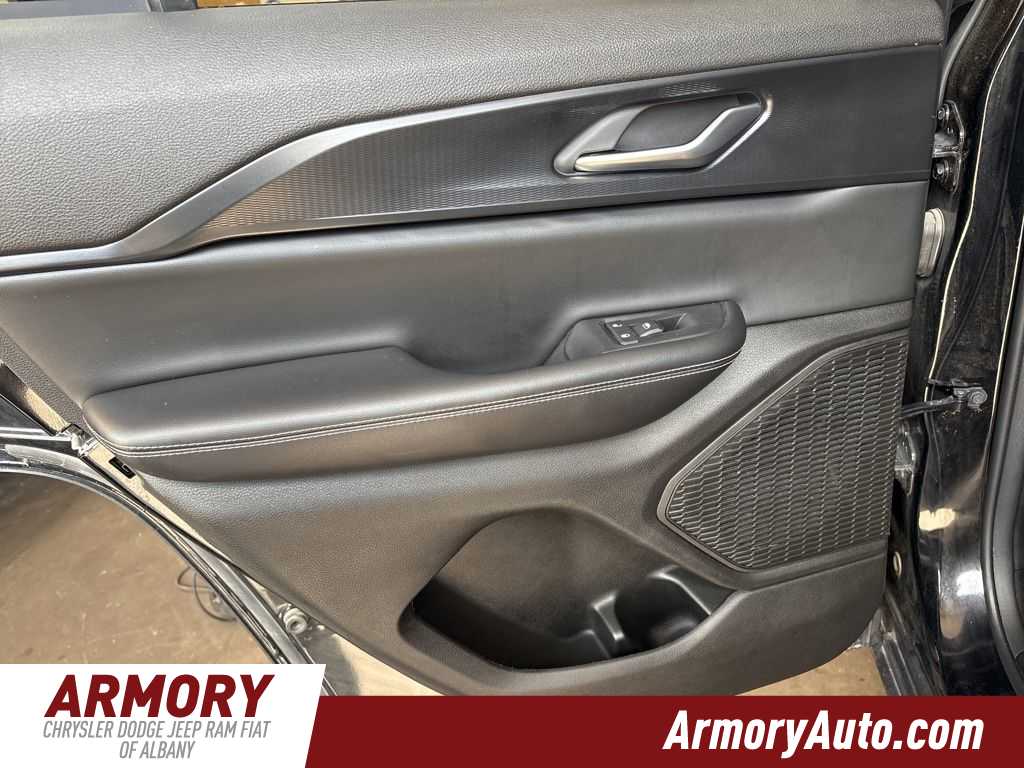 Thumbnail: 2023 Jeep Grand Cherokee - 24