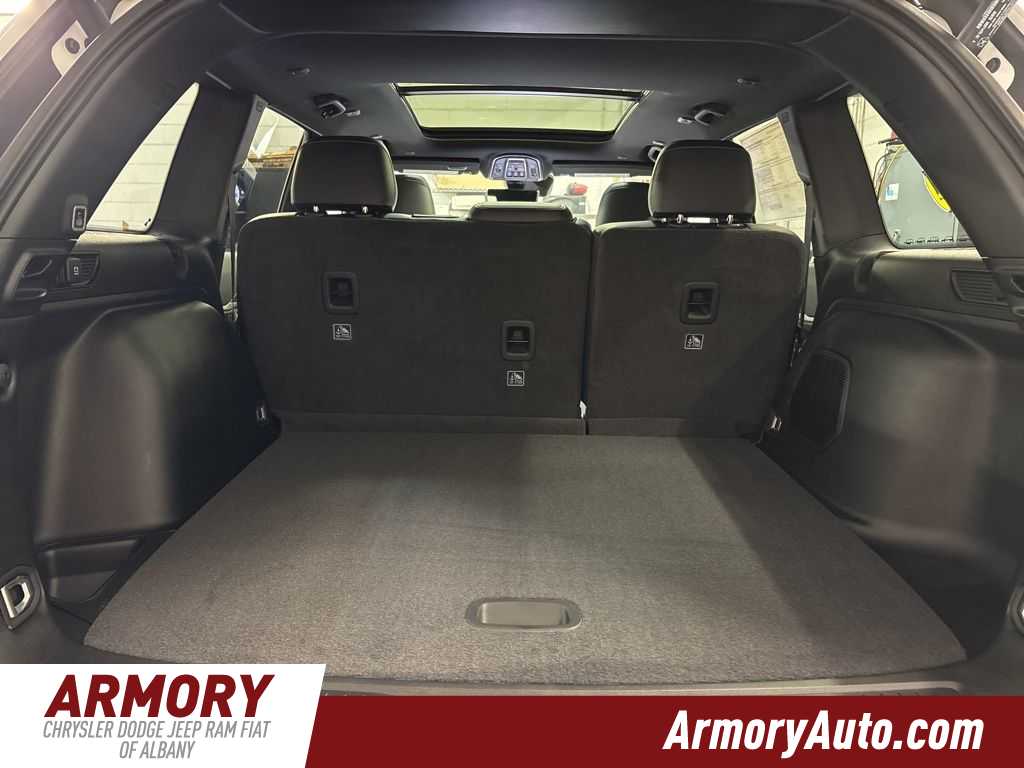 Thumbnail: 2026 Jeep Grand Cherokee - 32