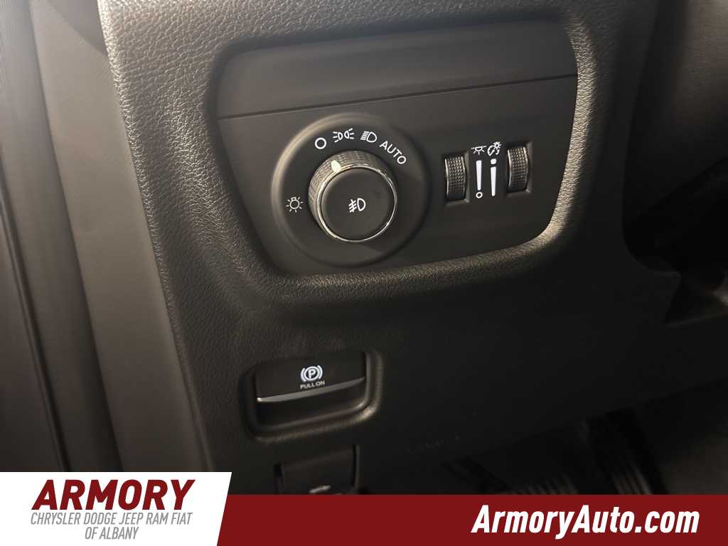 Thumbnail: 2025 Jeep Grand Cherokee - 10