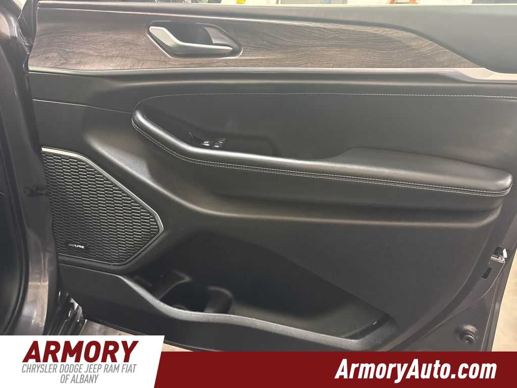 Thumbnail: 2023 Jeep Grand Cherokee L - 45