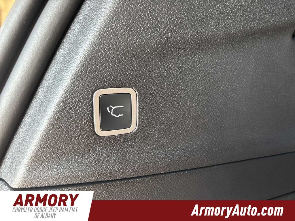 Thumbnail: 2026 Chrysler Pacifica - 34