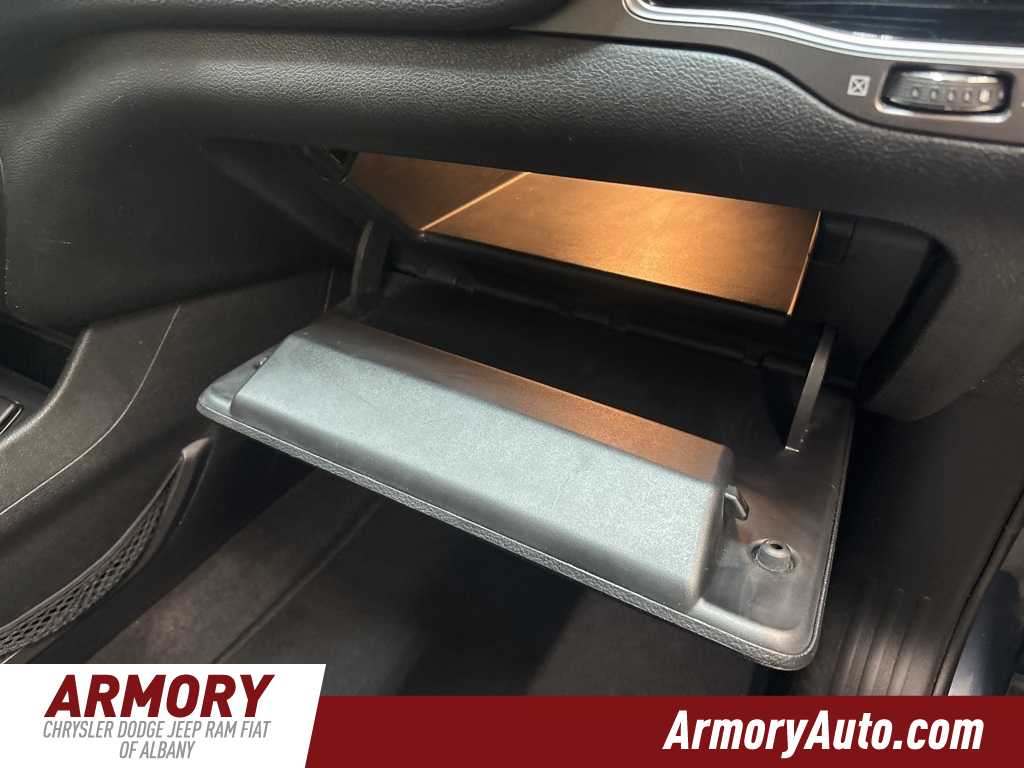 Thumbnail: 2019 Jeep Cherokee - 44