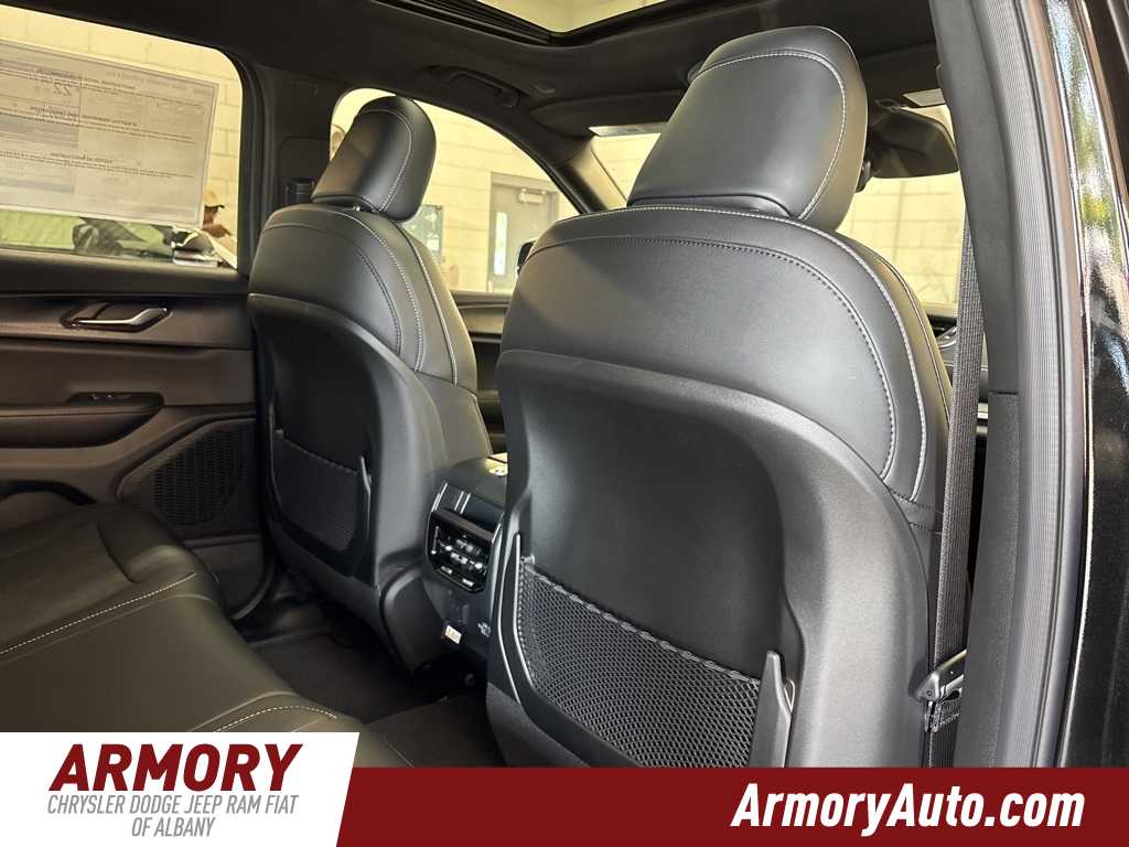 Thumbnail: 2025 Jeep Grand Cherokee - 30