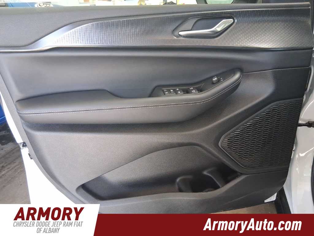 Thumbnail: 2025 Jeep Grand Cherokee - 7