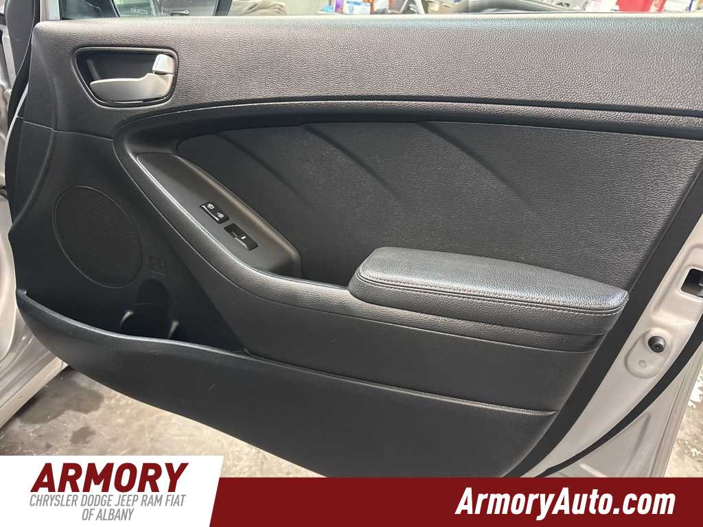 Thumbnail: 2018 Kia Forte - 30