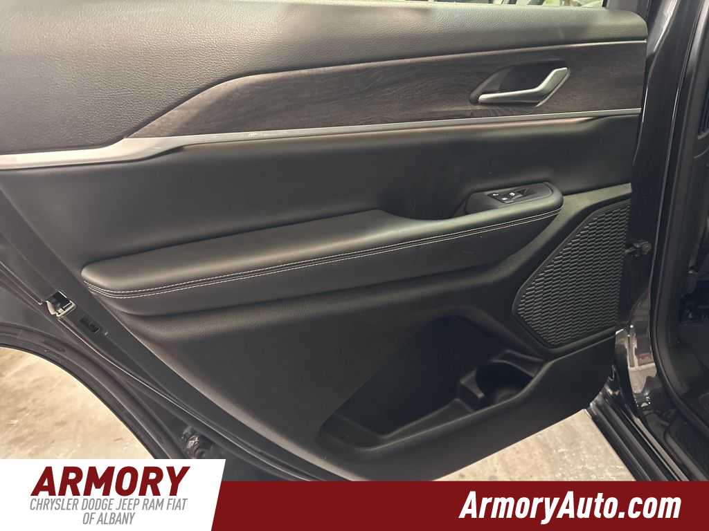 Thumbnail: 2023 Jeep Grand Cherokee L - 26