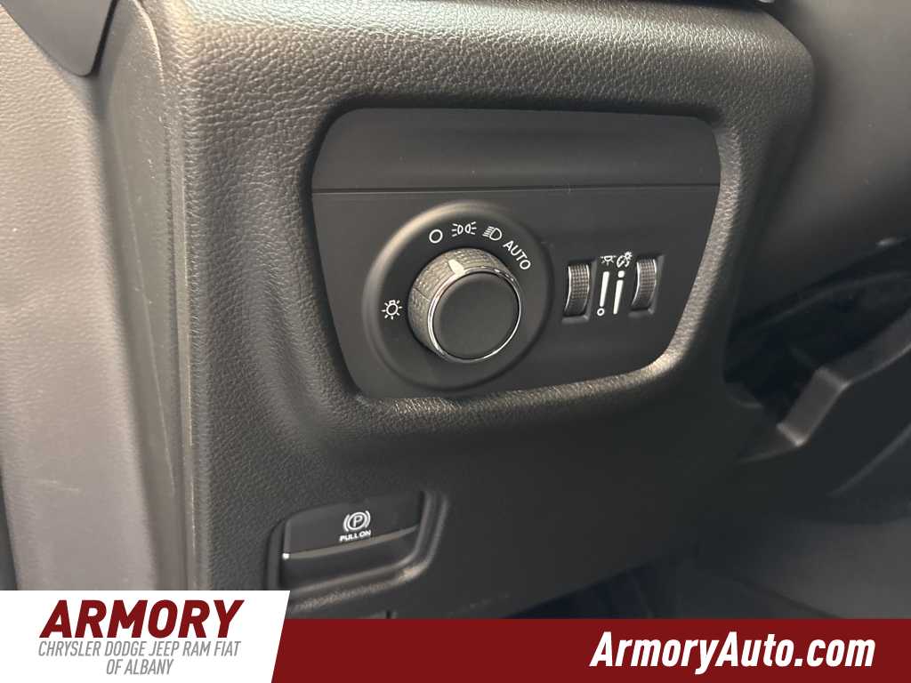 Thumbnail: 2025 Jeep Grand Cherokee - 10