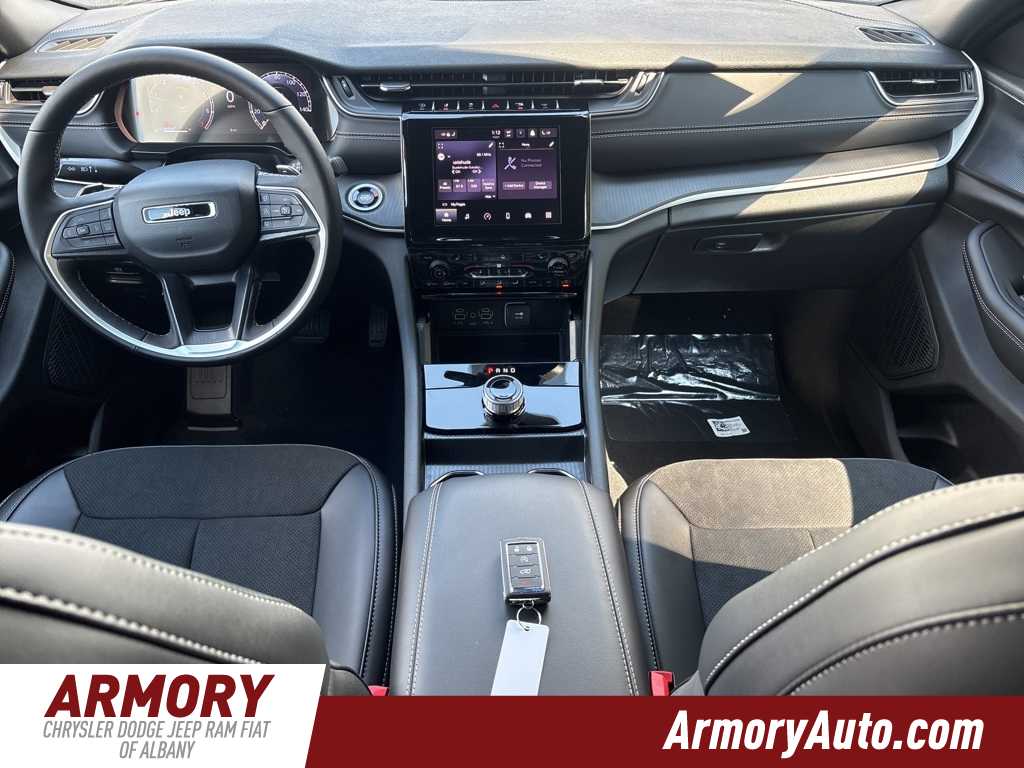 Thumbnail: 2025 Jeep Grand Cherokee - 26