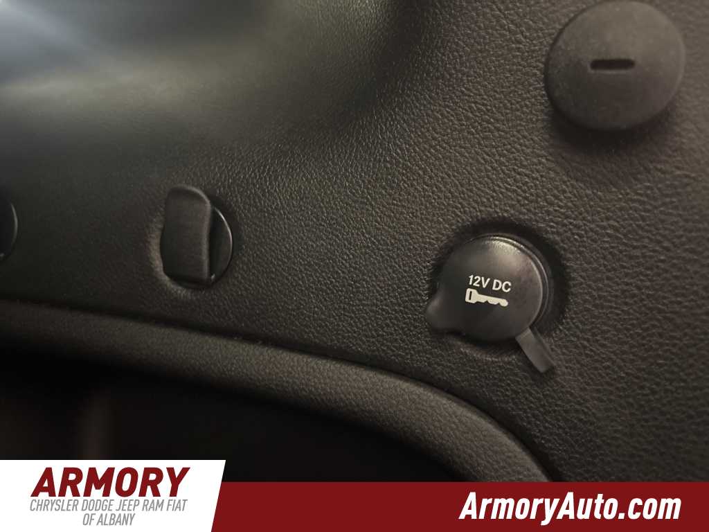 Thumbnail: 2021 Jeep Grand Cherokee - 32