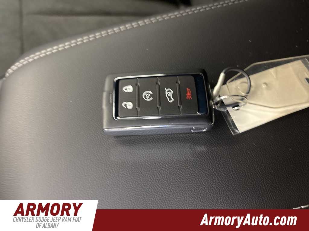 Thumbnail: 2025 Jeep Grand Cherokee L - 18