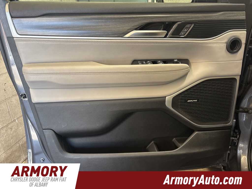 Thumbnail: 2023 Jeep Wagoneer - 7