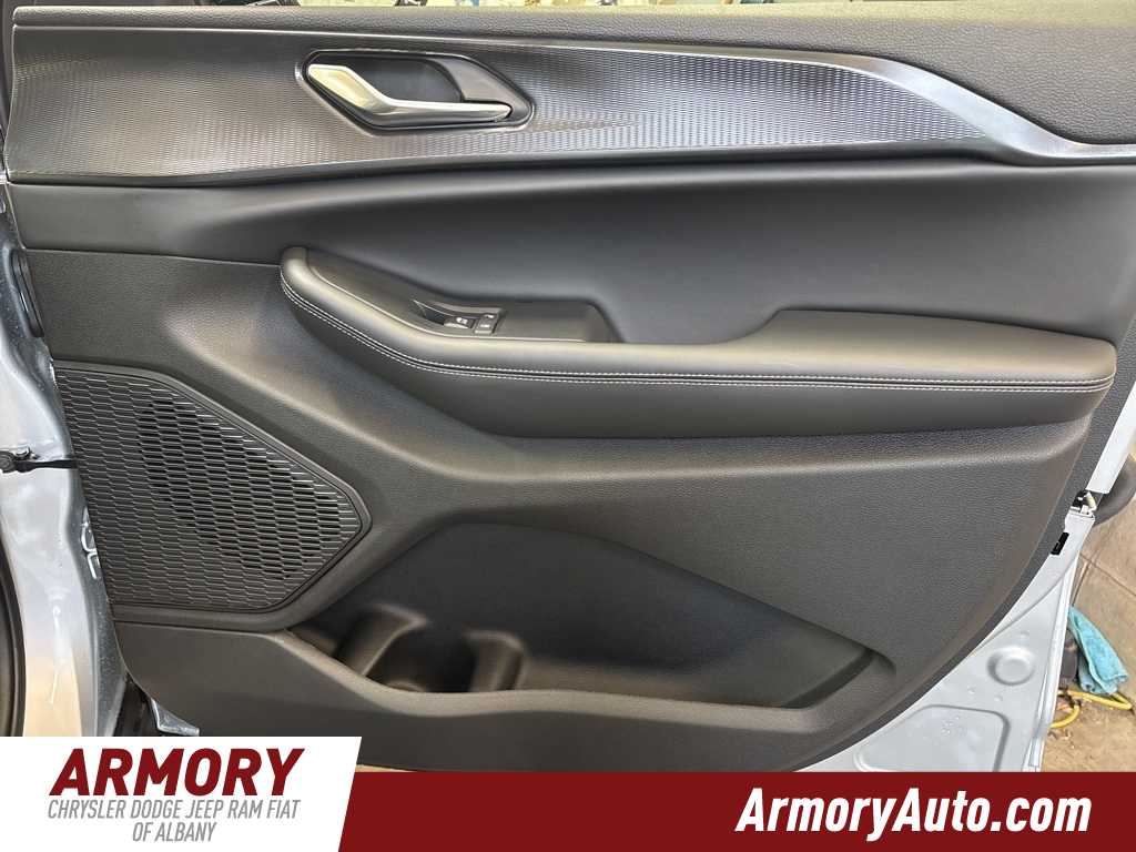 Thumbnail: 2025 Jeep Grand Cherokee - 34