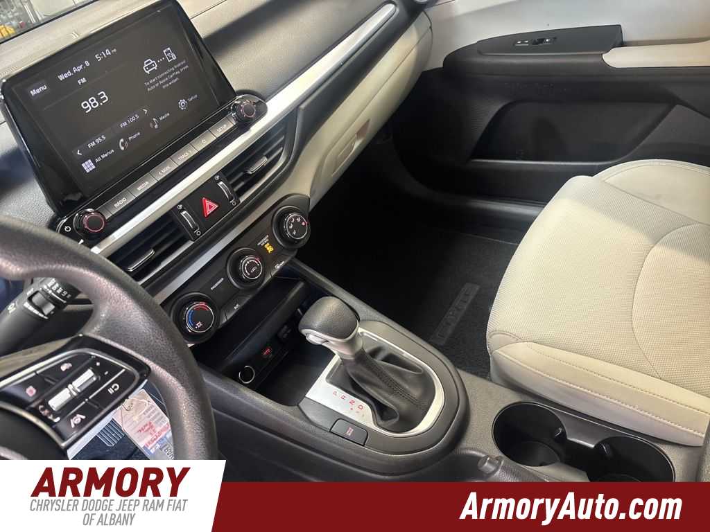 Thumbnail: 2023 Kia Forte - 15