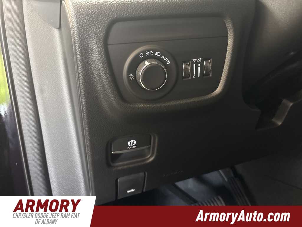 Thumbnail: 2025 Jeep Grand Cherokee - 11