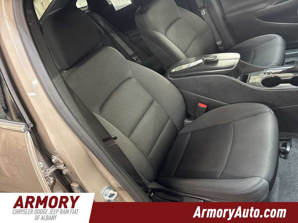 Thumbnail: 2023 Chevrolet Malibu - 38