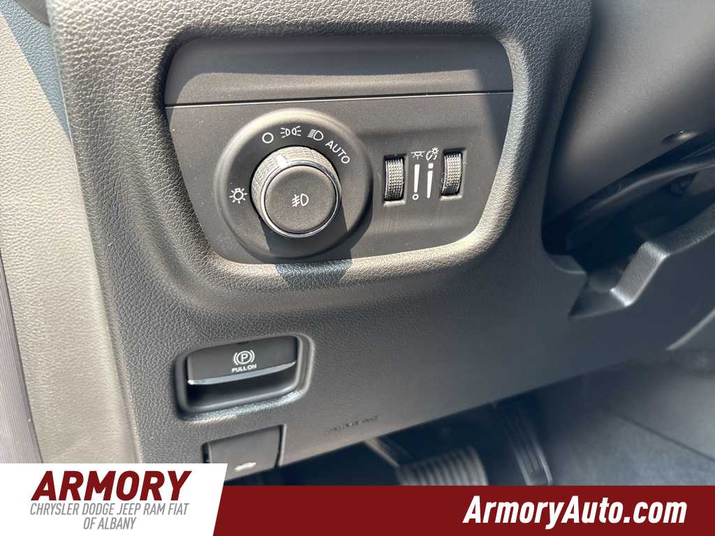 Thumbnail: 2025 Jeep Grand Cherokee - 12