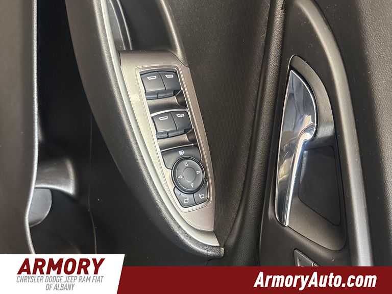 Thumbnail: 2023 Chevrolet Malibu - 8