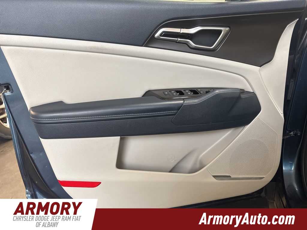 Thumbnail: 2023 Kia Sportage - 7