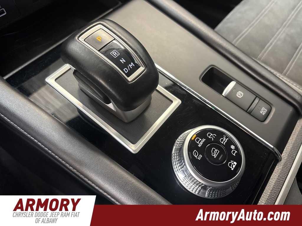 Thumbnail: 2022 Mitsubishi Outlander - 23