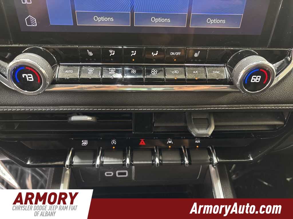 Thumbnail: 2024 Chevrolet Colorado - 21