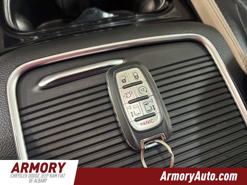 Thumbnail: 2023 Chrysler Pacifica - 21