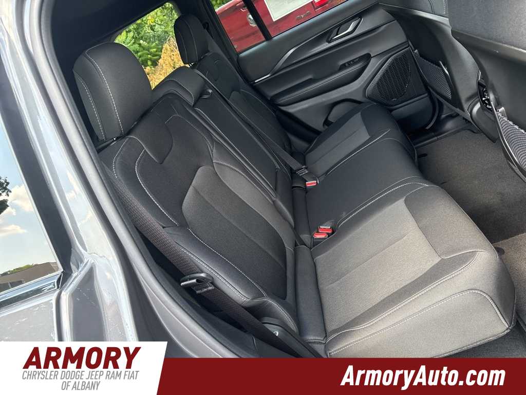 Thumbnail: 2025 Jeep Grand Cherokee - 27