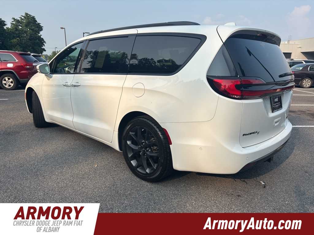 Thumbnail: 2022 Chrysler Pacifica - 6