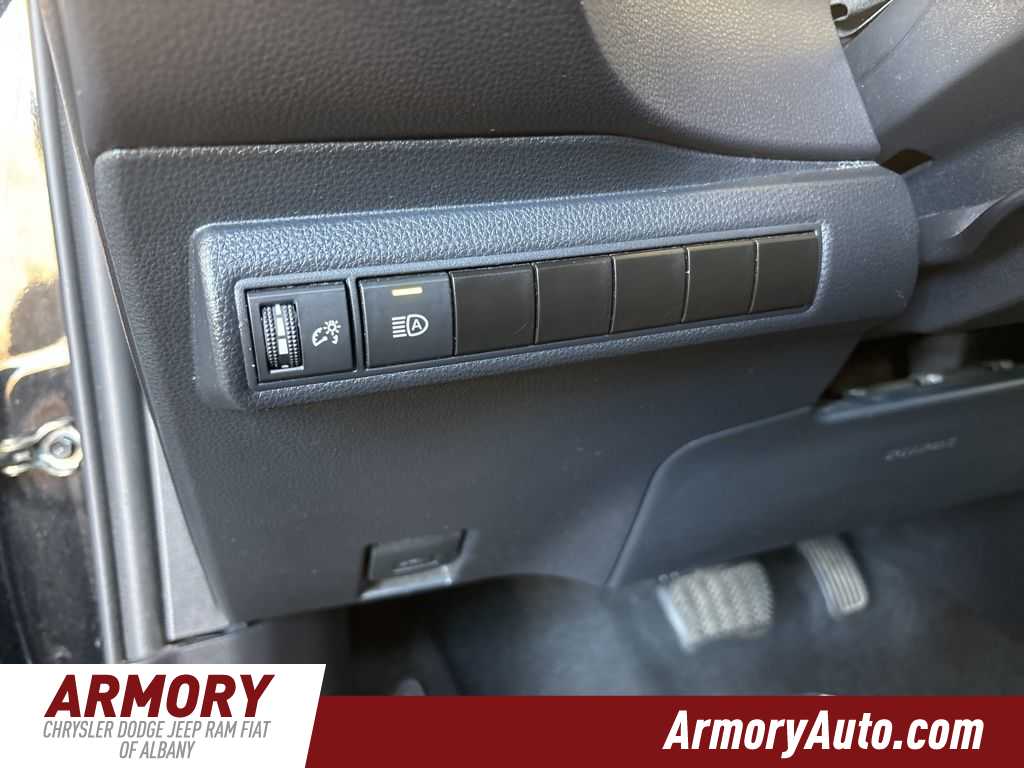 Thumbnail: 2024 Toyota Corolla - 10