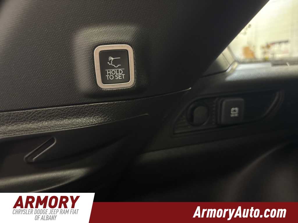 Thumbnail: 2025 Jeep Grand Cherokee - 26