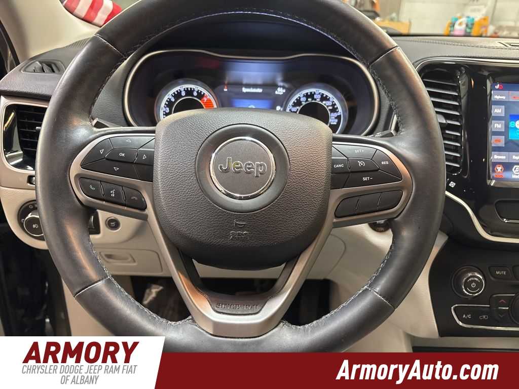 Thumbnail: 2019 Jeep Cherokee - 15