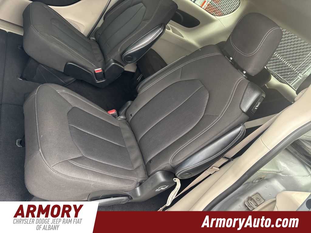 Thumbnail: 2022 Chrysler Voyager - 19