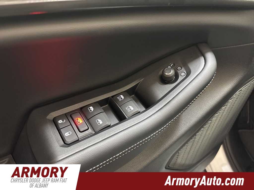 Thumbnail: 2025 Jeep Grand Cherokee - 8