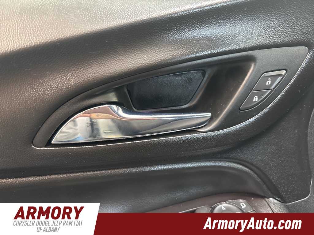Thumbnail: 2022 Chevrolet Equinox - 9