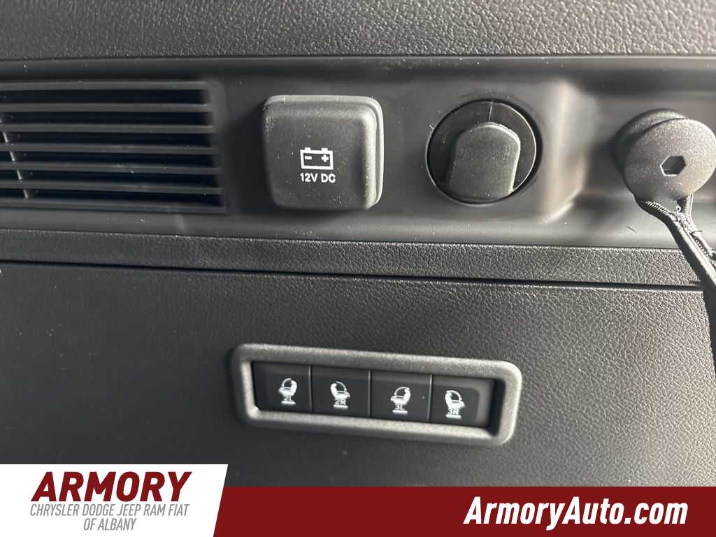 Thumbnail: 2026 Jeep Grand Wagoneer - 36