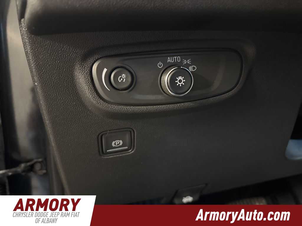 Thumbnail: 2020 GMC Terrain - 10