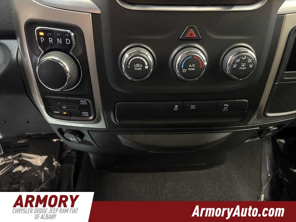 Thumbnail: 2019 RAM 1500 Classic - 18