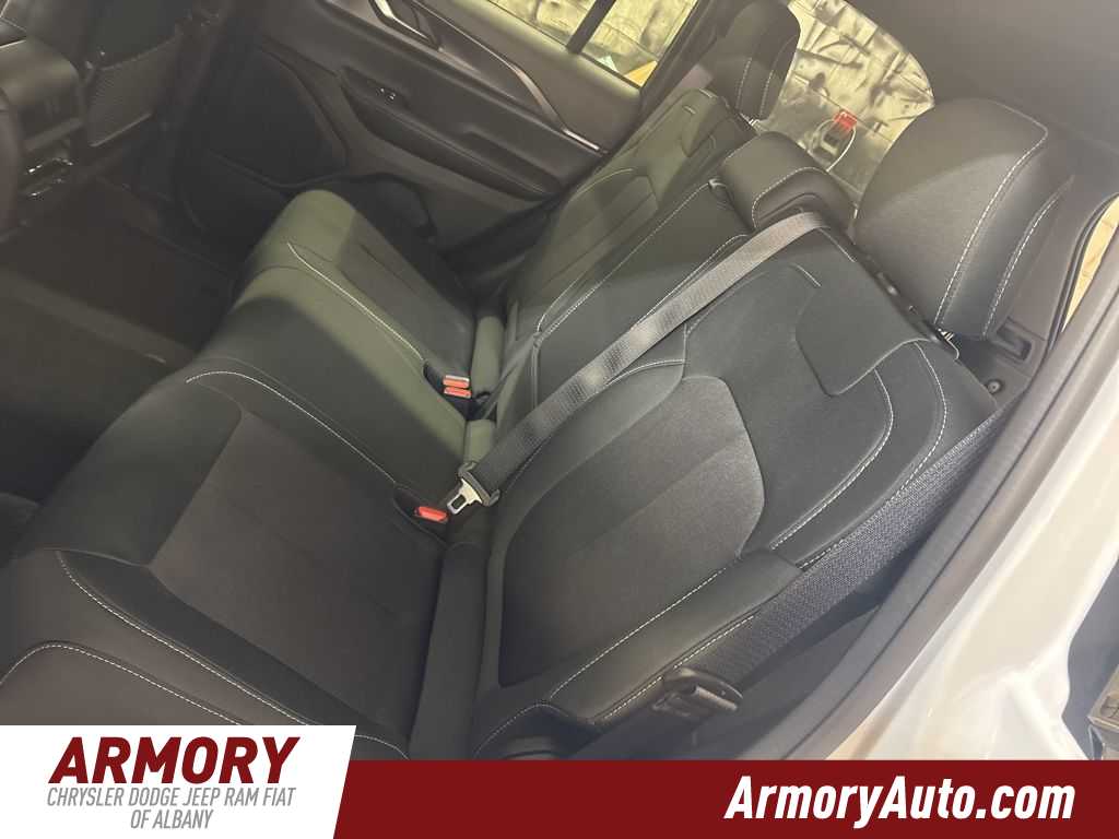 Thumbnail: 2026 Jeep Grand Cherokee - 26