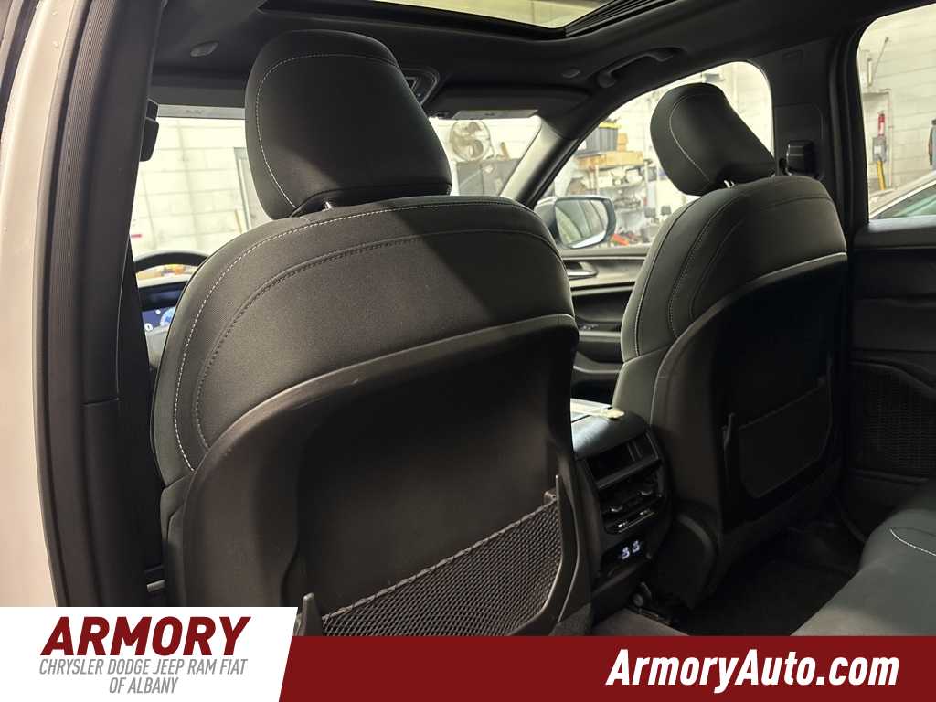 Thumbnail: 2025 Jeep Grand Cherokee - 26