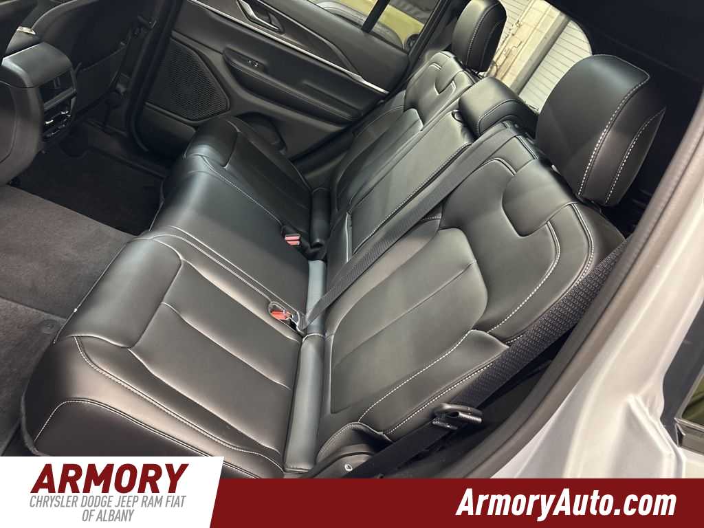 Thumbnail: 2025 Jeep Grand Cherokee - 28