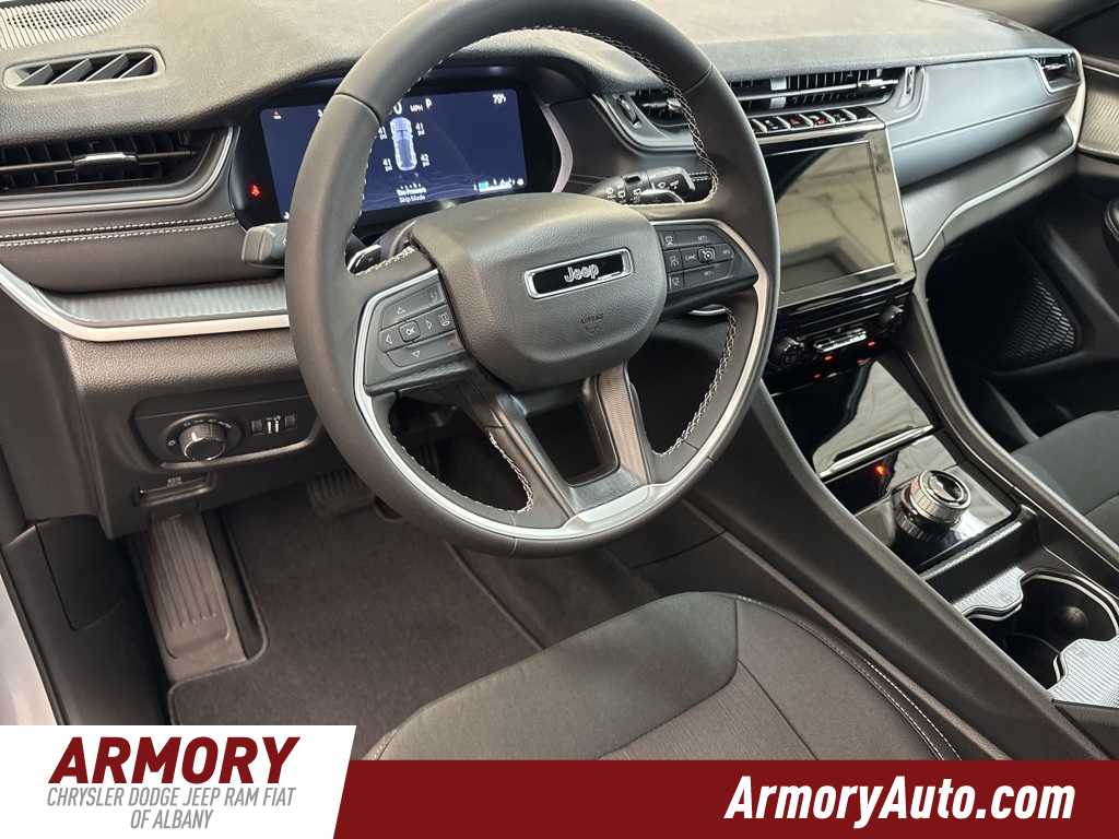 Thumbnail: 2025 Jeep Grand Cherokee - 9