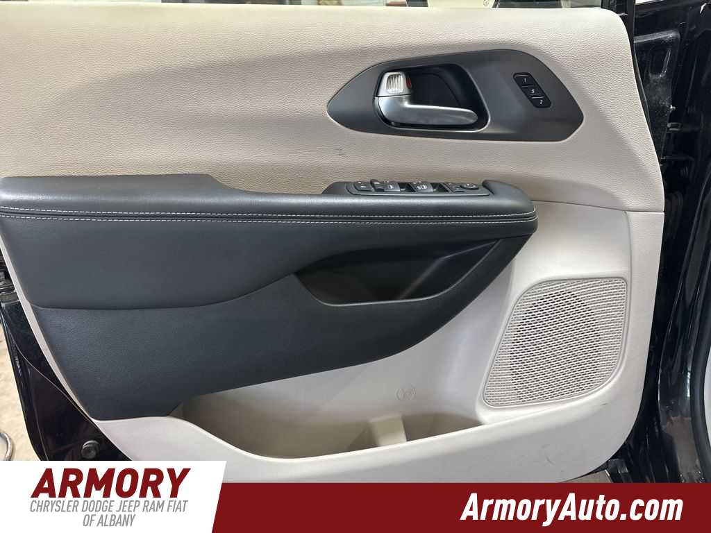 Thumbnail: 2024 Chrysler Pacifica - 7