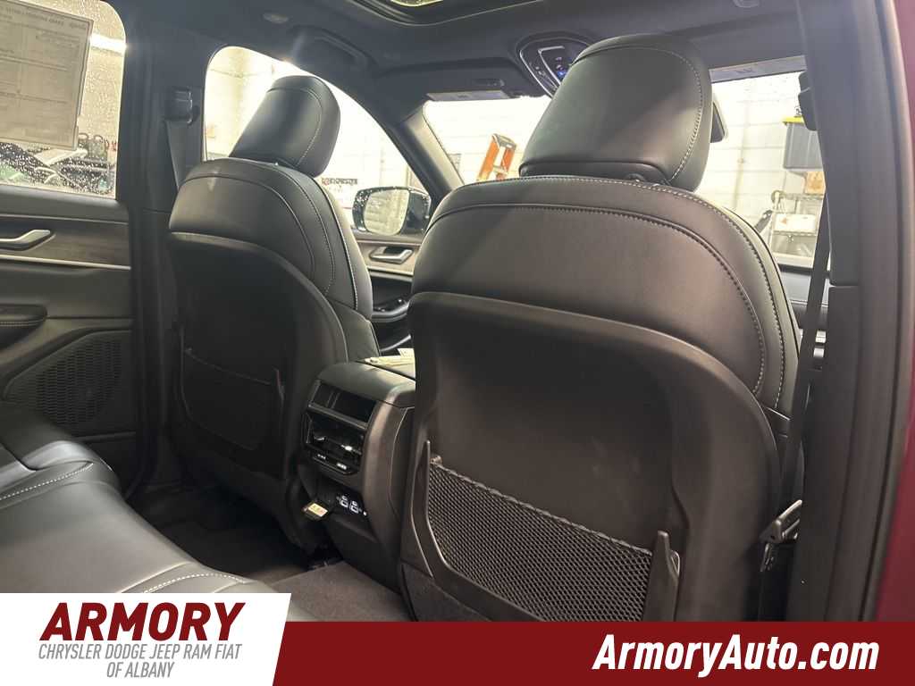 Thumbnail: 2025 Jeep Grand Cherokee - 37