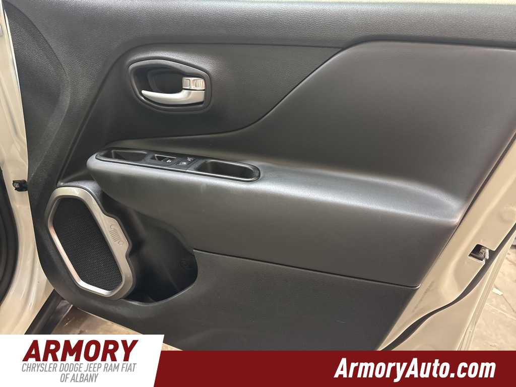 Thumbnail: 2023 Jeep Renegade - 34